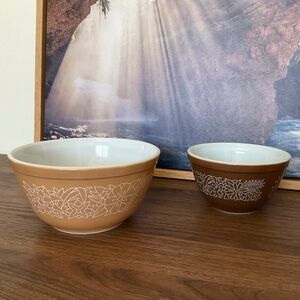 Pyrex vintage woodland floral patterns bowls in dark brown & tan, set of 2